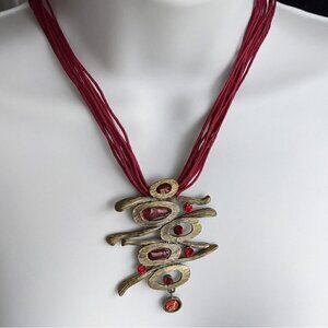 VINTAGE gorgeous pendant necklace choker in burgundy color with red crystal